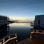 5-star Houseboat Of 125 M2 With Its Own Bathing Jetty Villa *