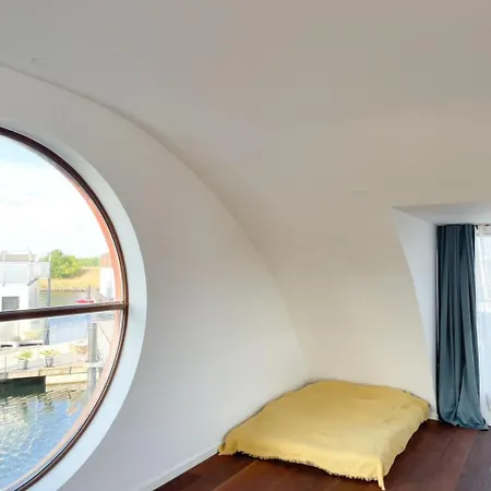 5-star Houseboat Of 125 M2 With Its Own Bathing Jetty