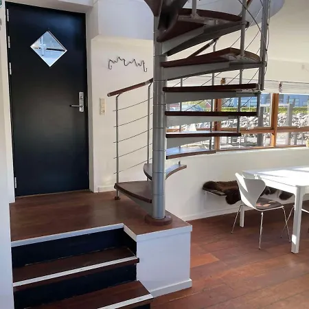 5-star Houseboat Of 125 M2 With Its Own Bathing Jetty *