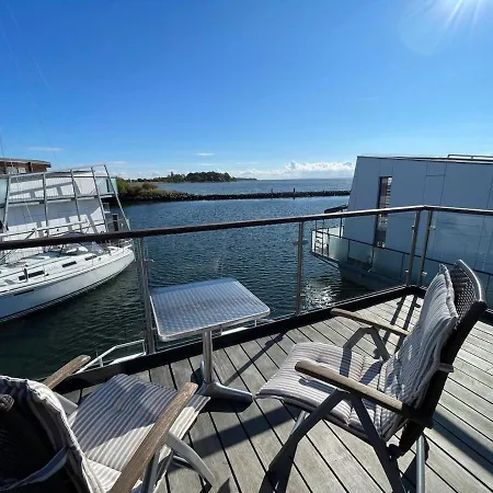 Villaer 5-star Houseboat Of 125 M2 With Its Own Bathing Jetty *